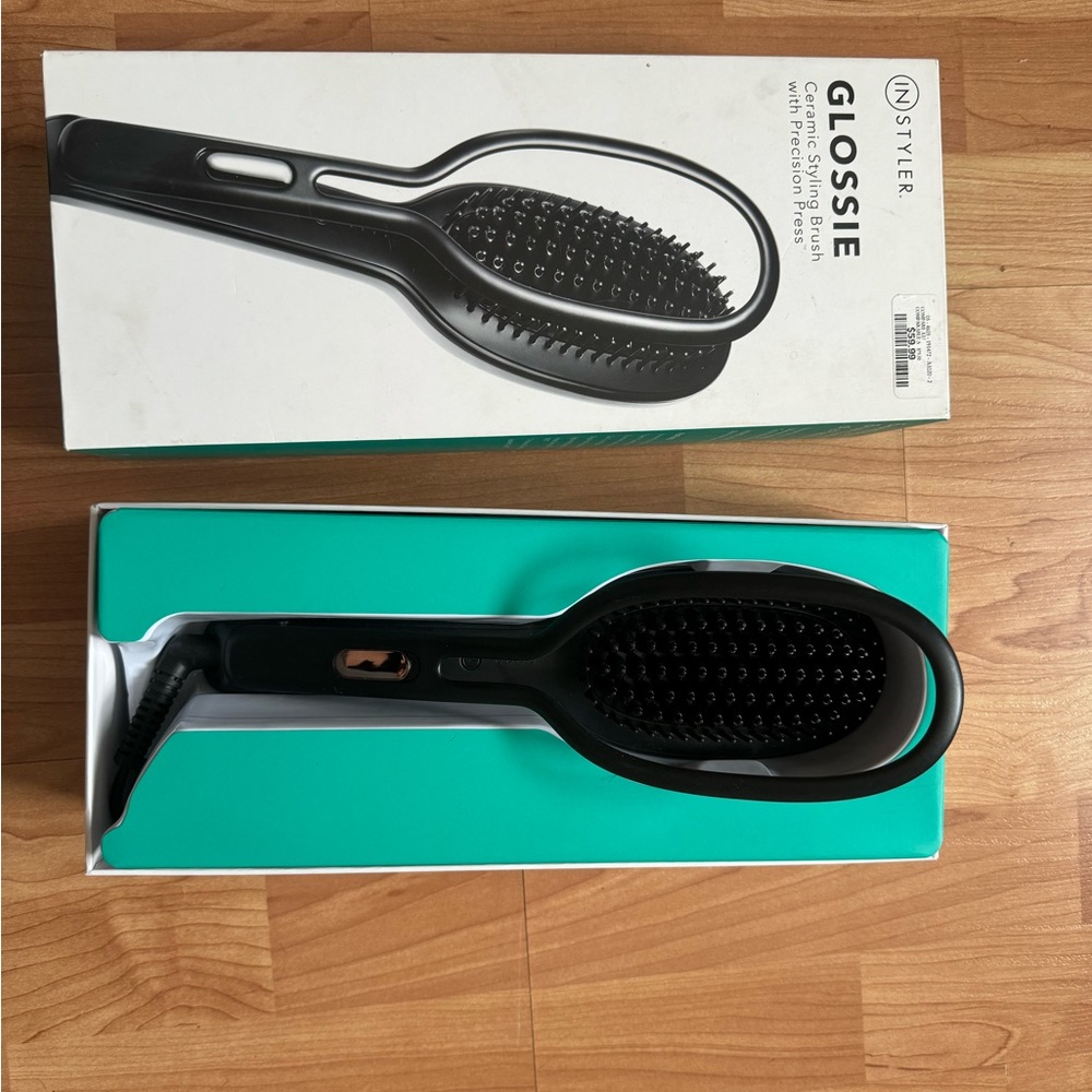 Ceramic styling brush with pression press